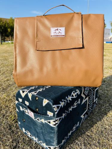 مدهـ شنطه جلد ضد الماء مترين في ٨٠ سانتي سهل للحمل...