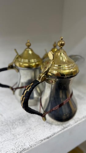 طقم دلال بغدادي استخدام