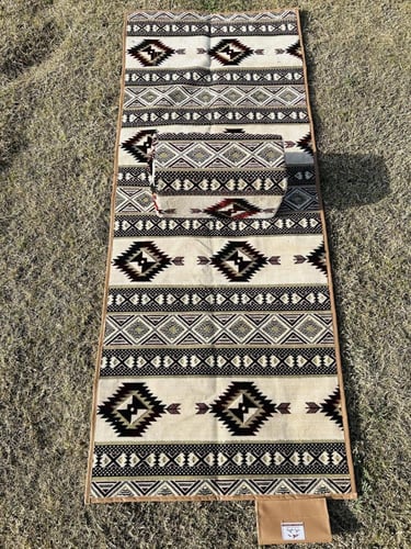 مدهـ شنطه جلد ضد الماء مترين في ٨٠ سانتي سهل للحمل...