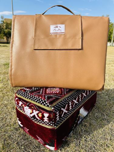 مدهـ شنطه جلد ضد الماء مترين في ٨٠ سانتي سهل للحمل...