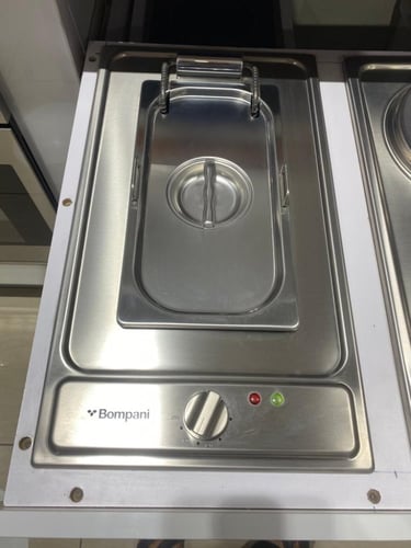 قلاية زيت بلت-إن بومباني إيطالي