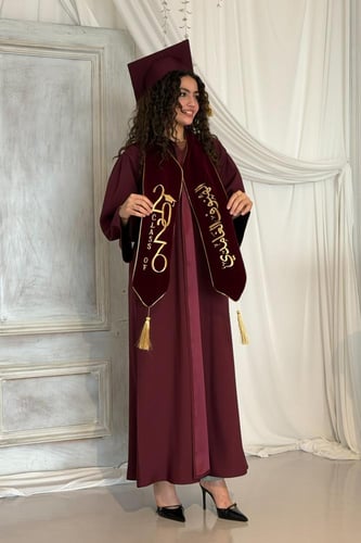 طقم عباية تخرج باللون البرغندي