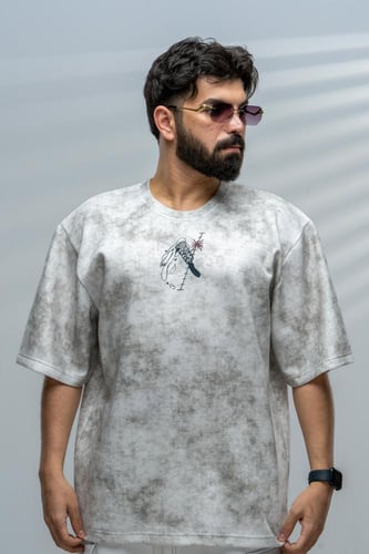 تيشرت أبيض بتصميم شخصية نانامي كينتو