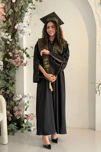 طقم عباية تخرج باللون (اسود X زيتي)