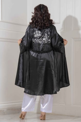 روب عرائس أسود سادة