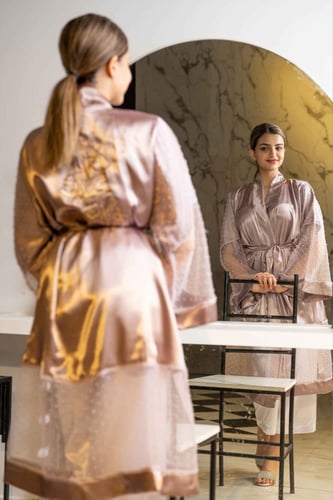 روب عرائس لحمي غامق تل