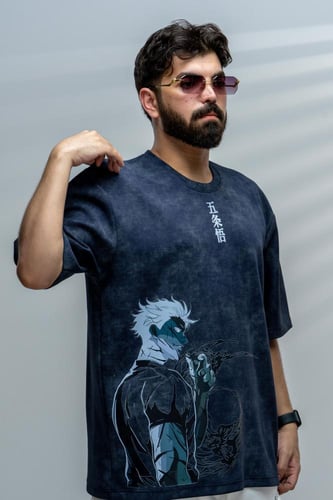 تيشرت كحلي بتصميم شخصية غوجو ساتورو