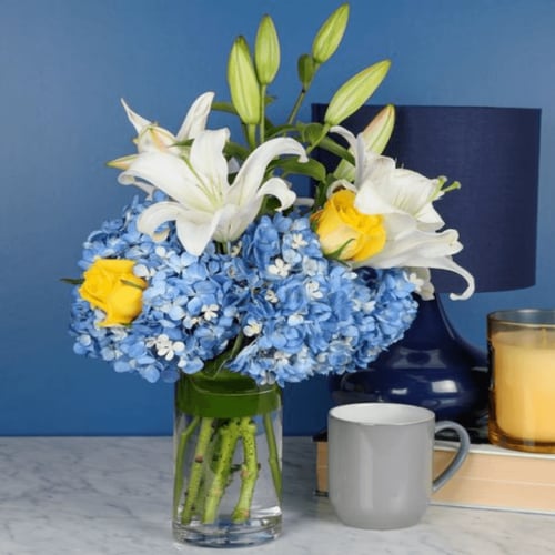 فازة فاخر مجموعة من الزهور المميزة