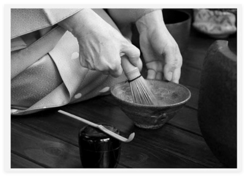 طقم أدوات صنع الماتشا سيراميك ملون