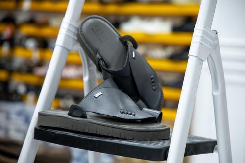 حذاء ايطالي بني غامق