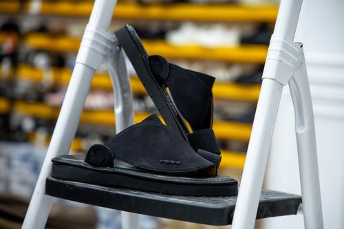 حذاء فيتنامي لون اسود