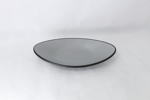 صحن ميلامين بيضاوي اسود ورصاصي 26 سم