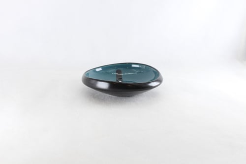 صحن بورسلان دائري اسود وتركوازي 14 سم