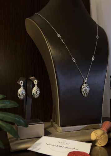 عقد بولقار طويل مع حلق