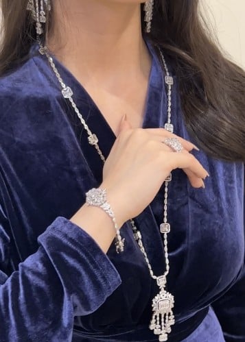 طقم عقد طويل فانسي