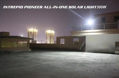 كشاف الطاقة الشمسية 300w