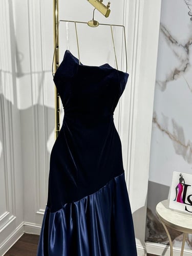 فستان مخمل كحلي