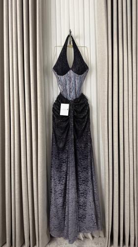 فستان سهرة بتصميم كورسيه وتدرج لوني