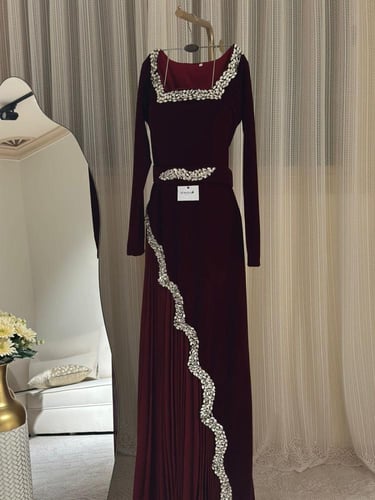 فستان شتوي سهره اكمام جوخ وشيفون كسرات