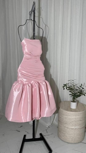 فستان ناعم قصير وردي