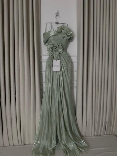 فستان ناعم اوف شولدر بوردات لون اخضر باستيل