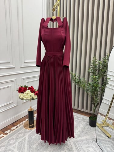 ناعم ميكادو عنابي بأكمام طويلة وقصة صدر جذابة مع ت...