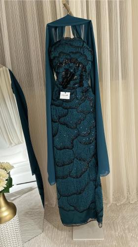 فستان سهره ممزوج بالترتر والخرز