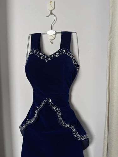 فستان شتوي مخمل كحلي تطريز