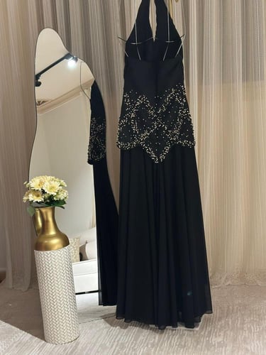 فستان ناعم اسود شيفون مطرز لؤلؤ