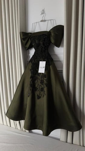 فستان سهره زيتي ميدي اكمام كلفه تطريز