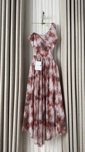 فستان ناعم بكتف واحد انيق