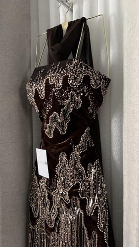 فستان سهره شتوي بني توب وشال