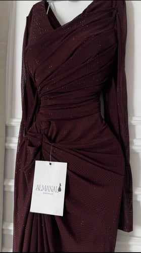 فستان ناعم عودي