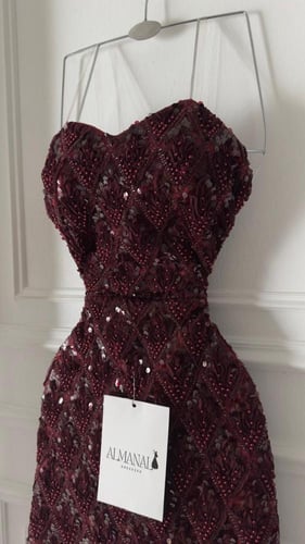 فستان سهره مطرز خرز اكمام منفصله برغندي