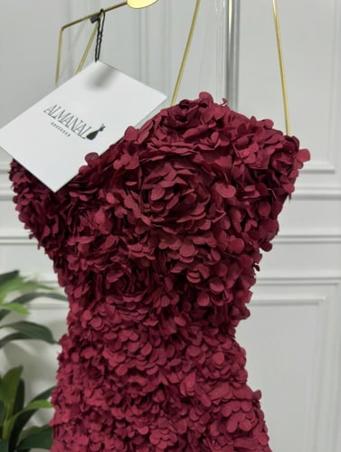 سهرة وردي فاتح بقصة حورية مزينة بورود ثلاثية الأبع...