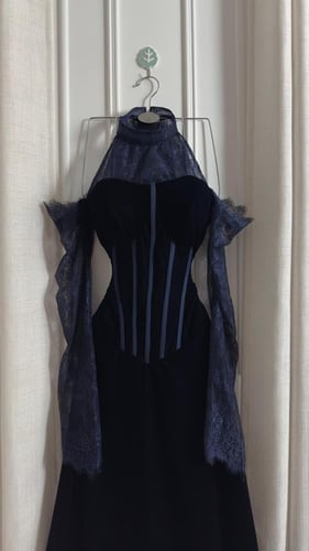 فستان شتوي مخمل دانتيل كحلي