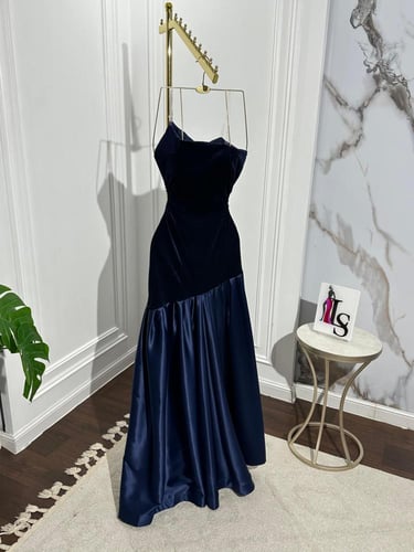 فستان مخمل كحلي