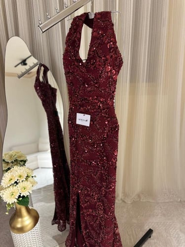 فستان سهره لون عودي مطرز بشق امامي