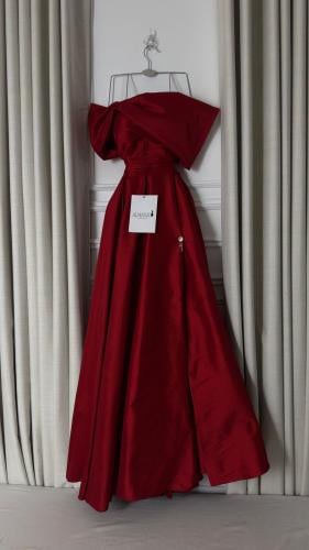 فستان الينا