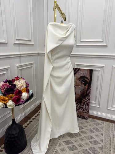 فستان ناعم ابيض