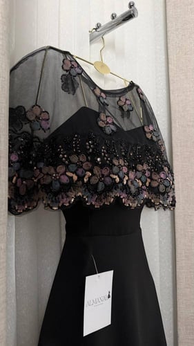 فستان ناعم اسود قطعتين توب مطرز