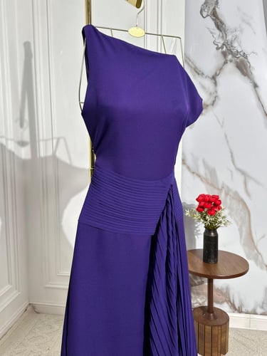 فستان باربي - بوليسية