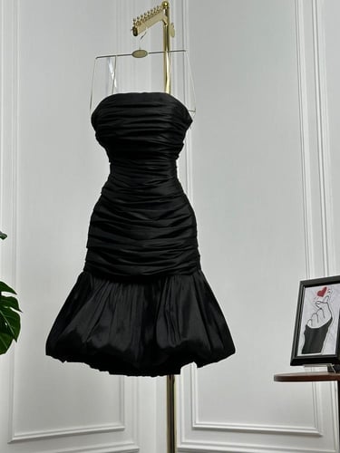 فستان ناعم اسود قصير