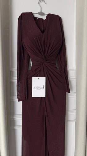 فستان ناعم عودي استرتش لمعه اكمام