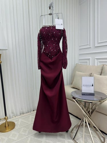 فستان سهرة باربي بلون عنابي