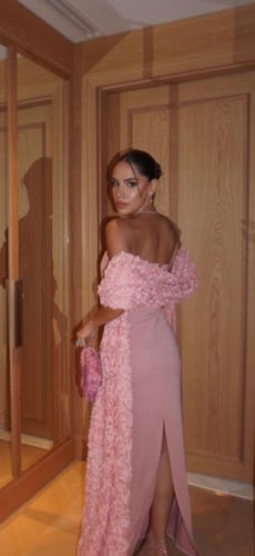 فستان سهره وردي لحمي كلفه ورود