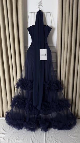 فستان سهرة كحلي بتنورة تول طبقات