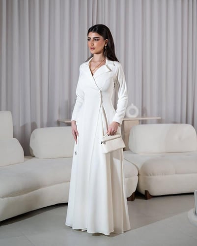 فستان ناعم ابيض