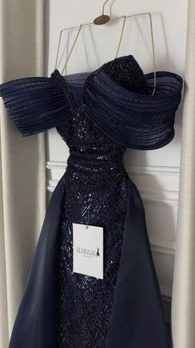 فستان سهره كحلي صدر كلفه تطريز ذيل اورجنزا