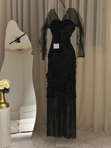 فستان سهره اسود كريب مزين بتطريز